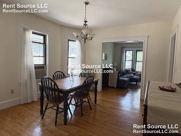 33 Stoughton St — Photo 2