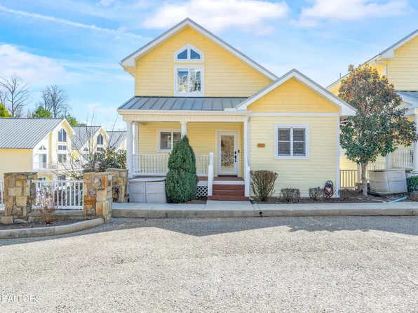 109 W Deer Village Ln, La Follette, TN 37766