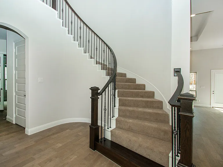 2223 Clairmount Dr — Photo 22