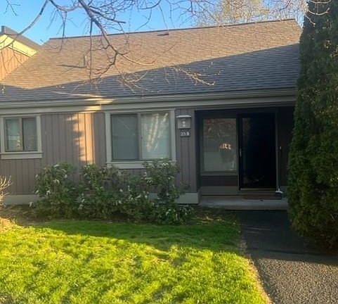 2nd image of 23 Heritage Cir #B