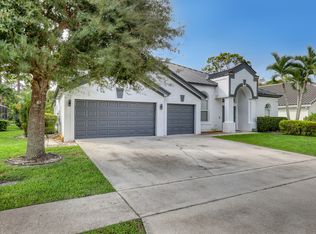 15818 Glen Willow Ln, Wellington, FL 33414