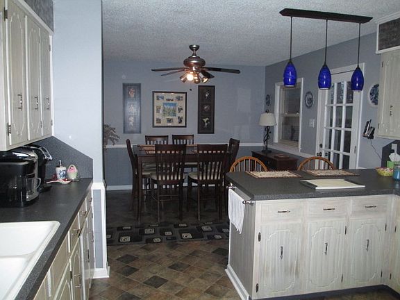 4th image of 6405 Rolling Hills Dr