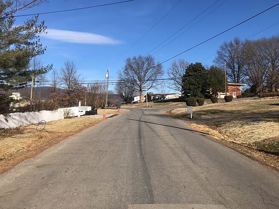 5th image of 6921 Greenway Dr