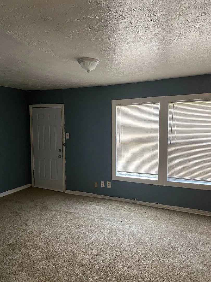 Building Photo - 2708 Lagow St
