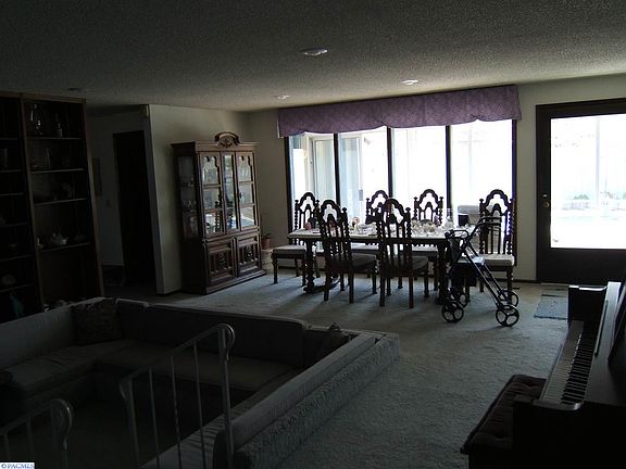 5th image of 921 W 25th Ave