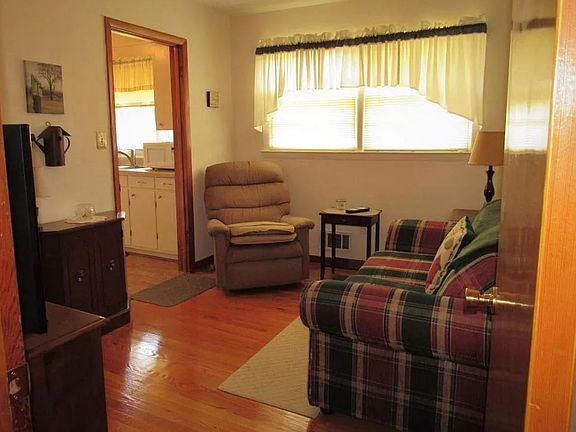 4th image of 712 Fairhurst Dr