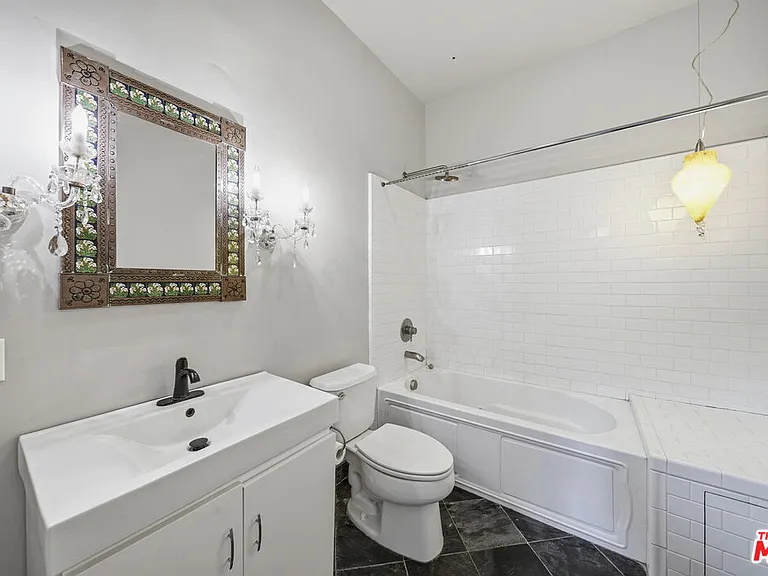 500 Molino St #315 — Photo 5
