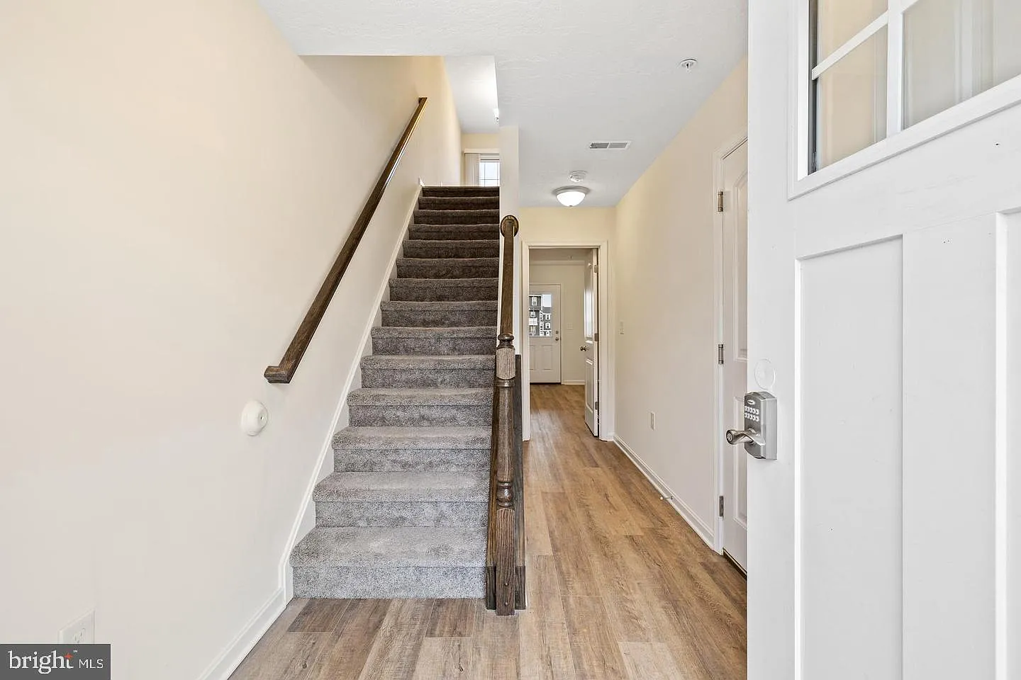 4 bed, 2.5 bath, 1625 sqft, $2,318 — Photo 4