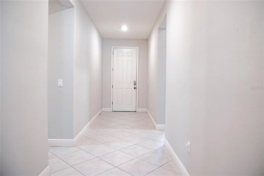 4 bed, 2.0 bath, 1993 sqft, $3,000 — Photo 2