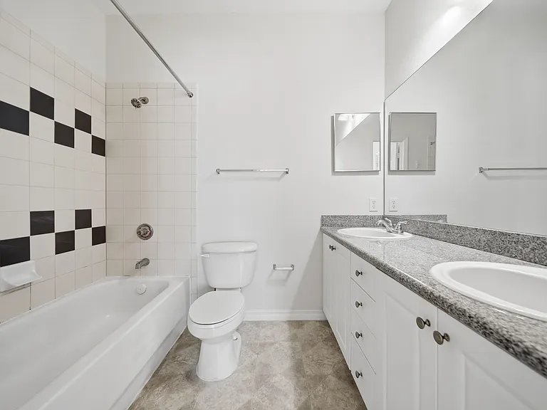 7780 Plantation Cir — Photo 1