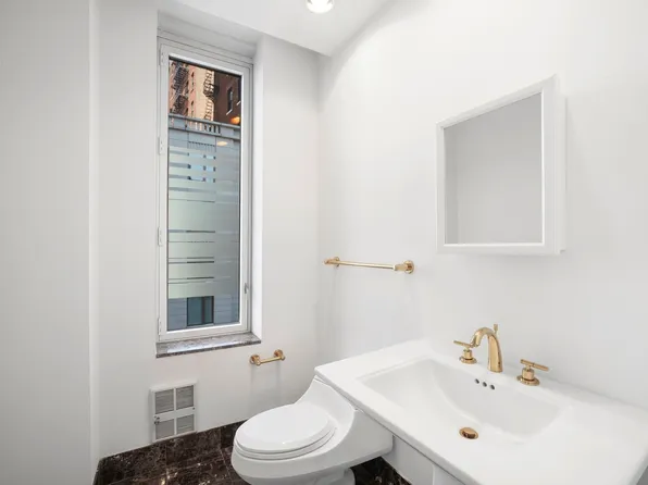 220 Riverside Boulevard image 10 of 11