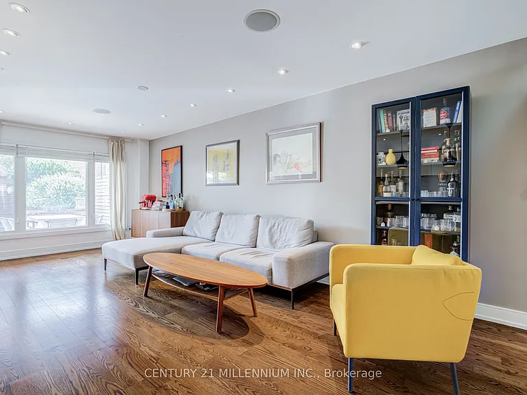 30 Queensmill Ct — Photo 6