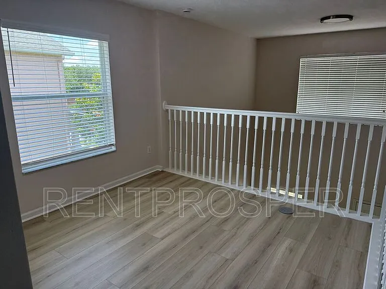 16617 Cedar Crest Dr — Photo 6