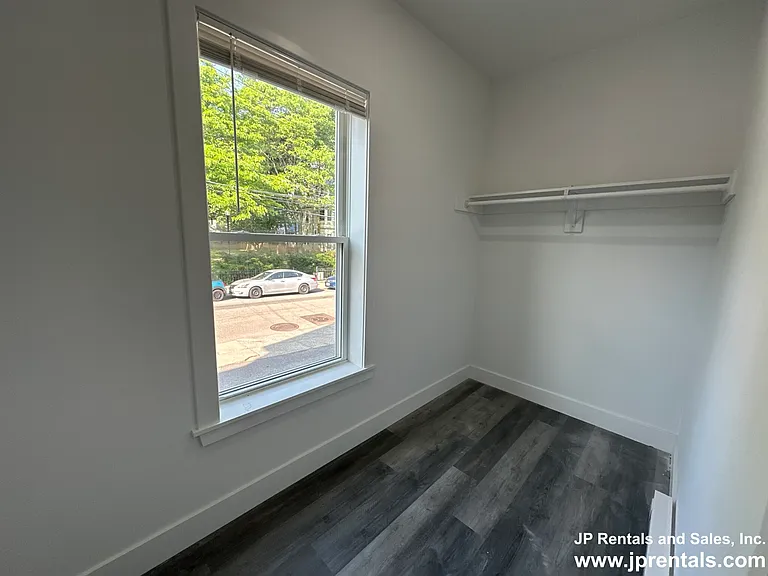 512 Centre St #1 — Photo 12