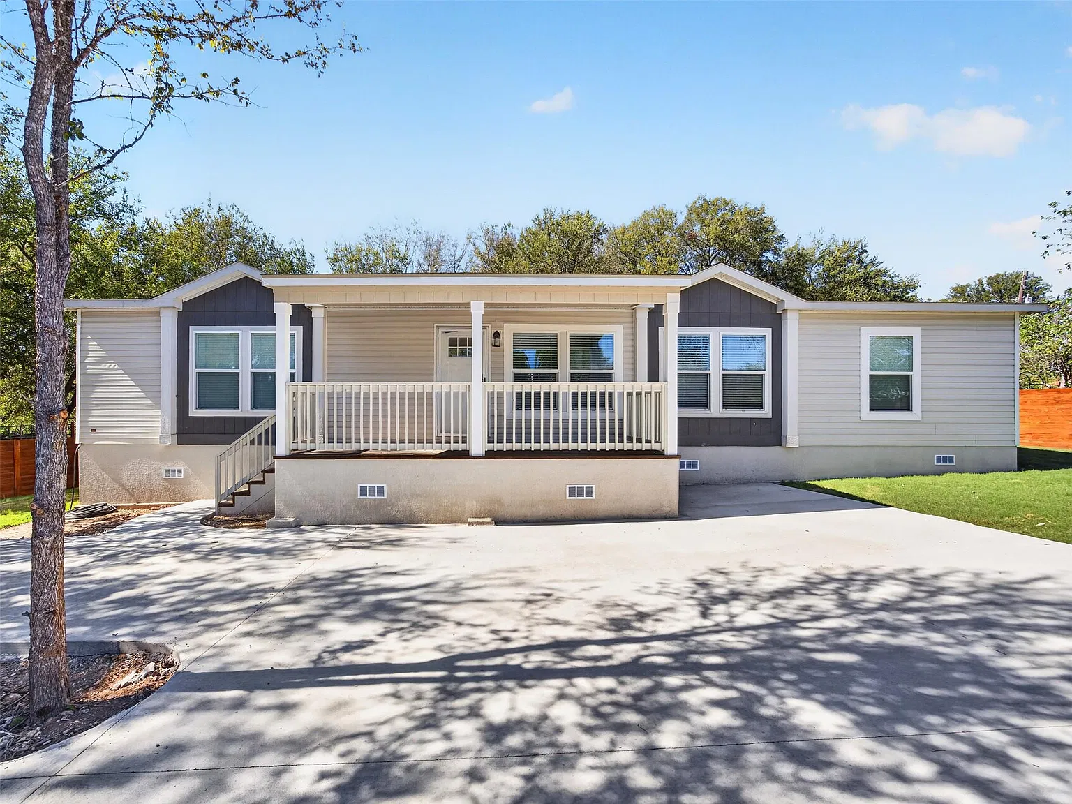 3 bed, 2.5 bath, 1800 sqft, $2,000 — Photo 2