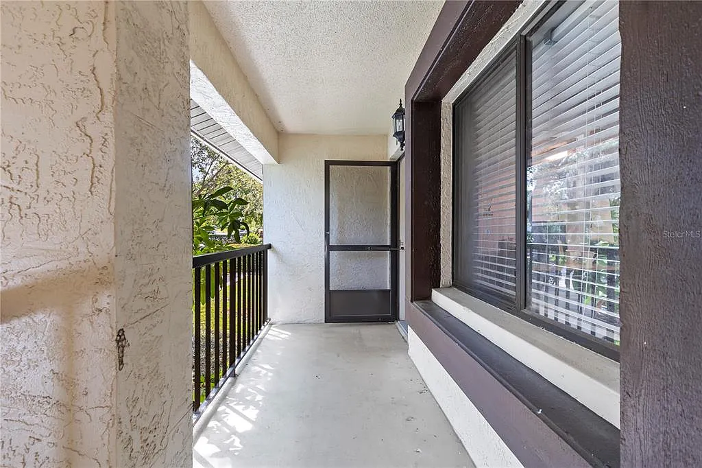 2 bed, 2.0 bath, 1090 sqft, $1,900 — Photo 4