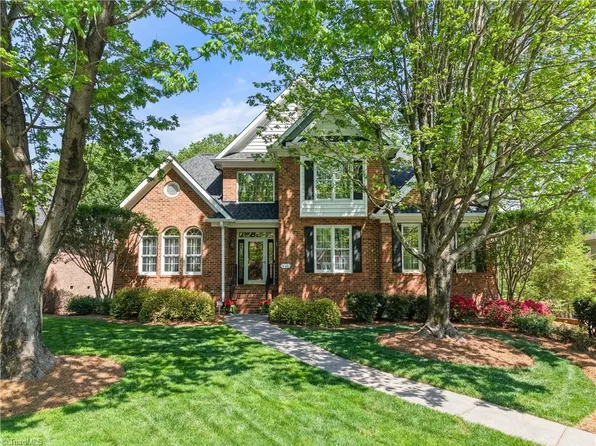 445 Burkes Crossing Dr, Winston Salem, NC 27104