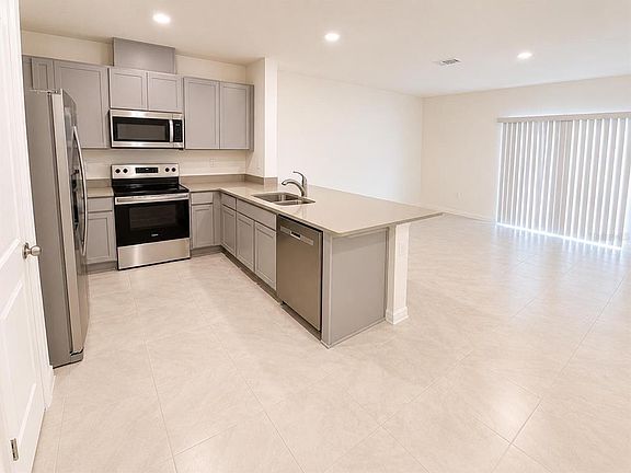 3rd image of 2199 Longleaf Rd