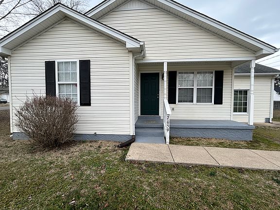 Front 2025 bonus room off to the right with separate entrance