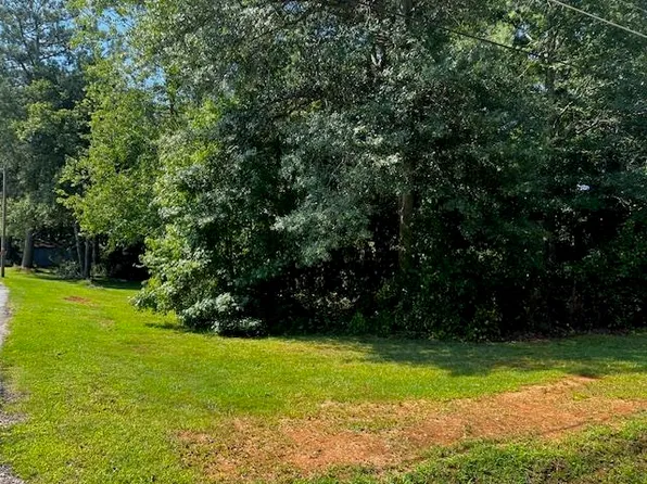 137 McBeth Rd, Cowpens, SC 29330