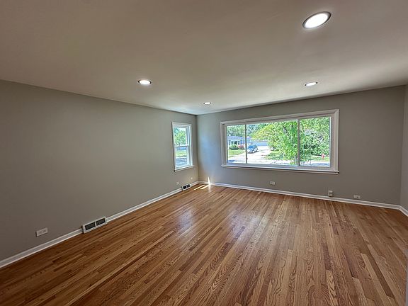 5th image of 501 N Westmore Ave #2