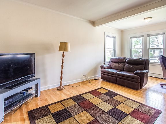 2nd image of 1230 N Lombard Ave