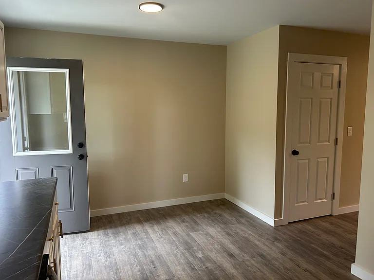 454 Bristol Rd — Photo 16