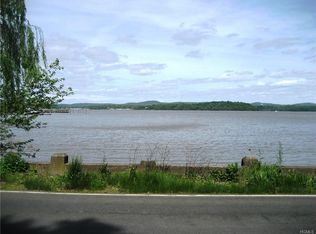 39 Beach Rd, Stony point, NY 10980