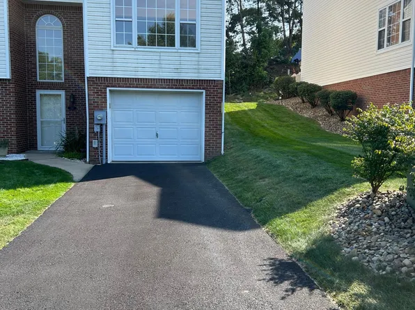 310 Links Ct, Delmont, PA 15626