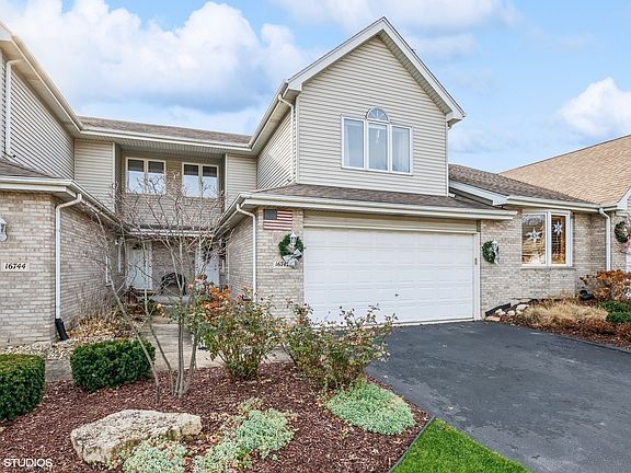 3rd image of 16742 Summercrest Ave