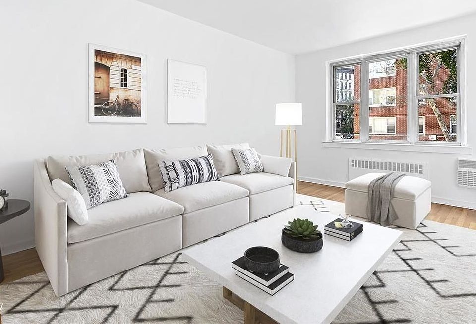 1st image of 11 Charlton St APT 2D