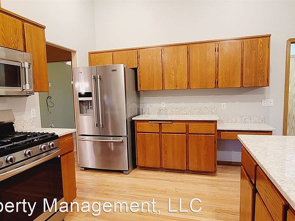 5th image of 1402 Park Ave
