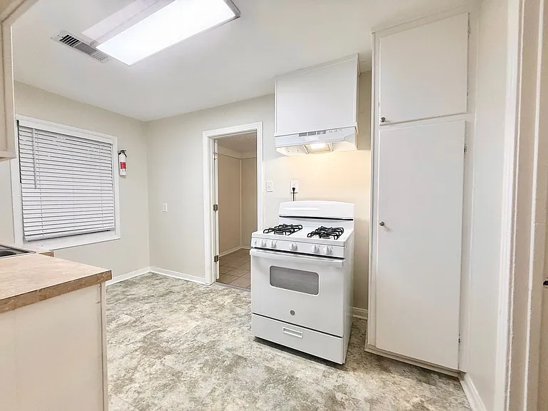 1232 San Felipe St — Photo 6