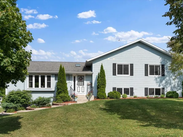 221 Plaza LANE, Plymouth, WI 53073