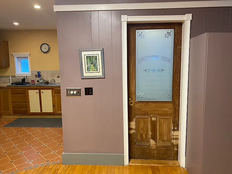 kitchen to left,bathroom door on right