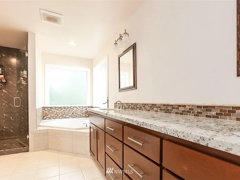 9622 S 221st Pl — Photo 25