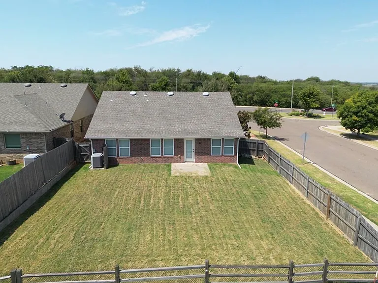 3029 Yosemite Dr — Photo 25