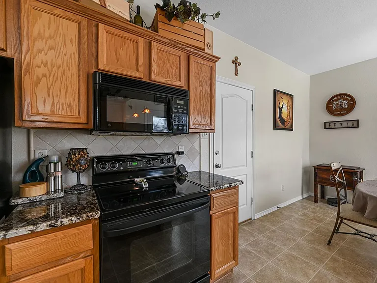1905 Francis Ct — Photo 11