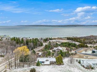 871 Blackbird Rd, Petoskey, MI 49770