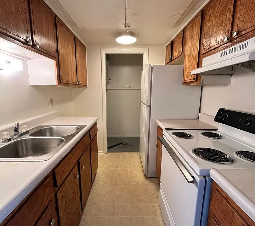 Hillcrest Apartments