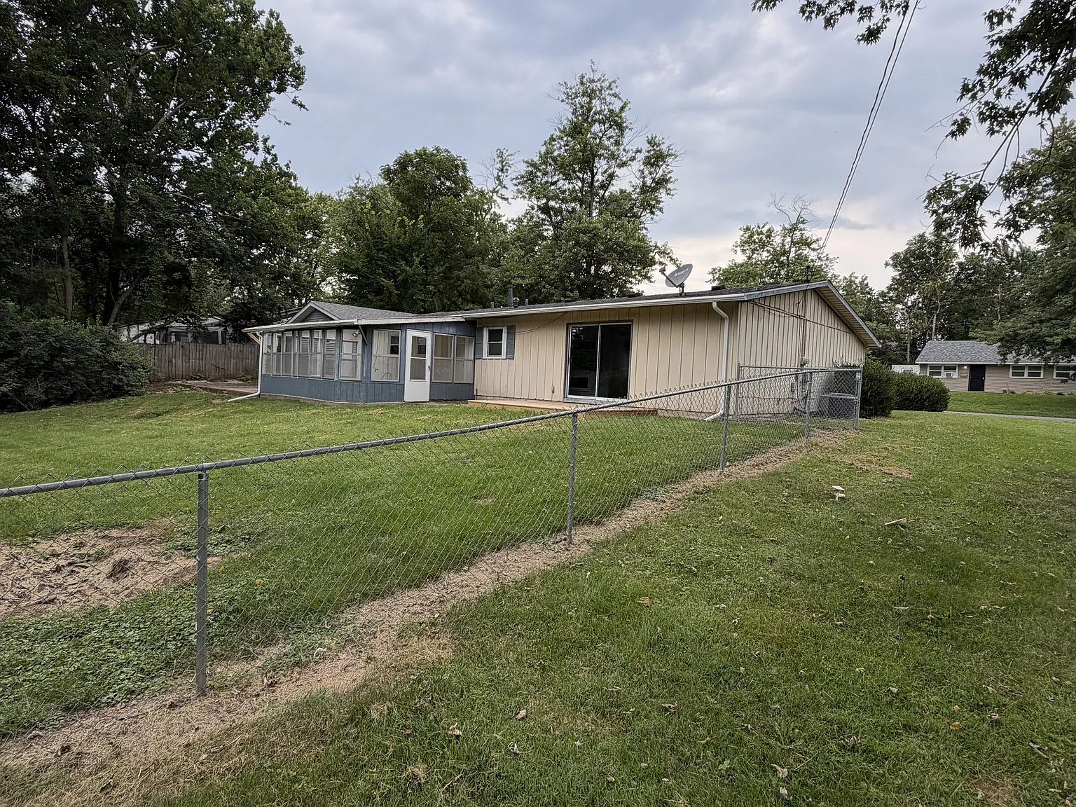 4 bed, 1.5 bath, 1512 sqft, $1,450 — Photo 3