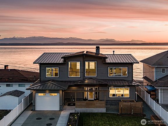 2nd image of 3786 Oceanside Drive