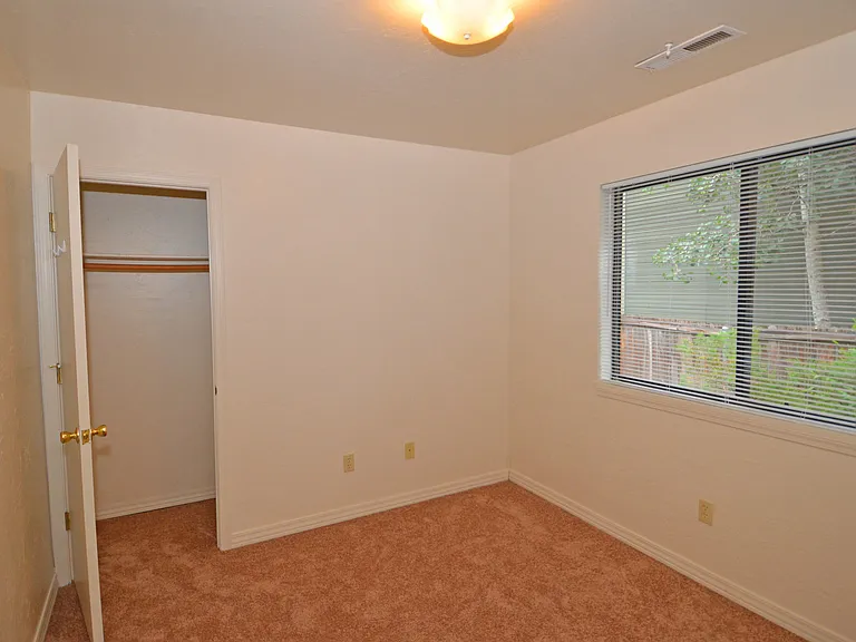 1720 N West St — Photo 2