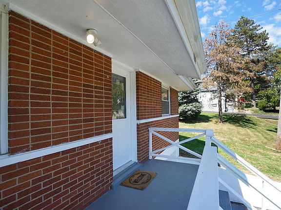 4th image of 3773 Mack Ave