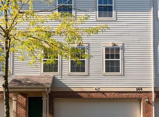 144 Monarch Dr, Streamwood, IL