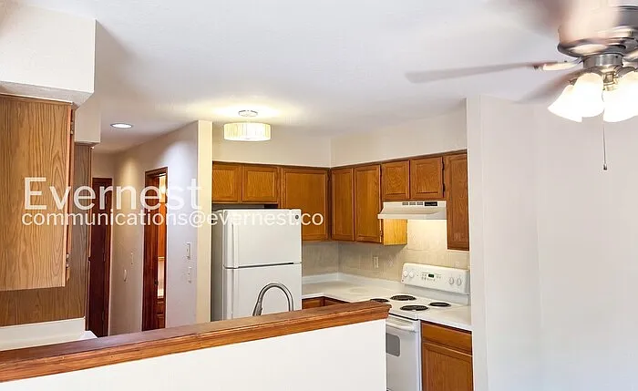 3 bed, 1.5 bath, 1567 sqft, $2,649 — Photo 4