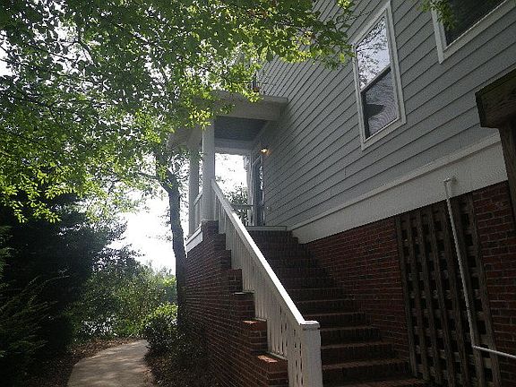 2nd image of 270 Landing Dr #C