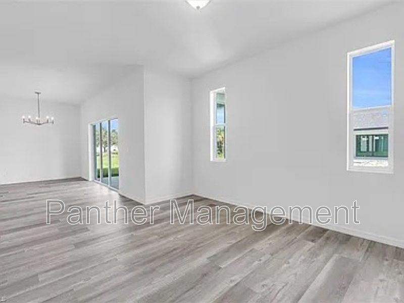 1st image of 207 NW 28th Ter