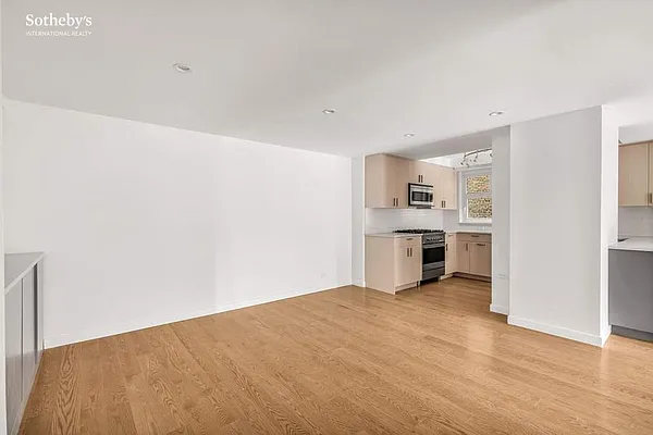 Sold by Sotheby's International Realty | media 22