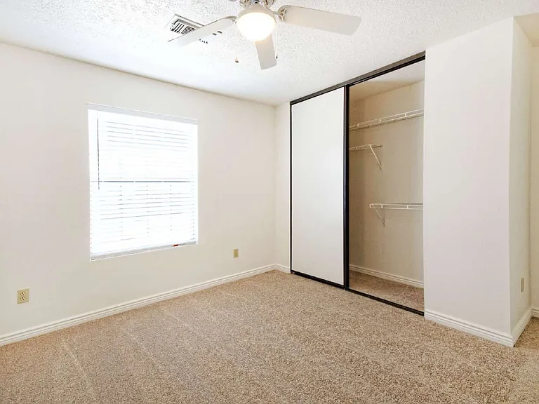 4542 Pyrite Ct NE — Photo 13